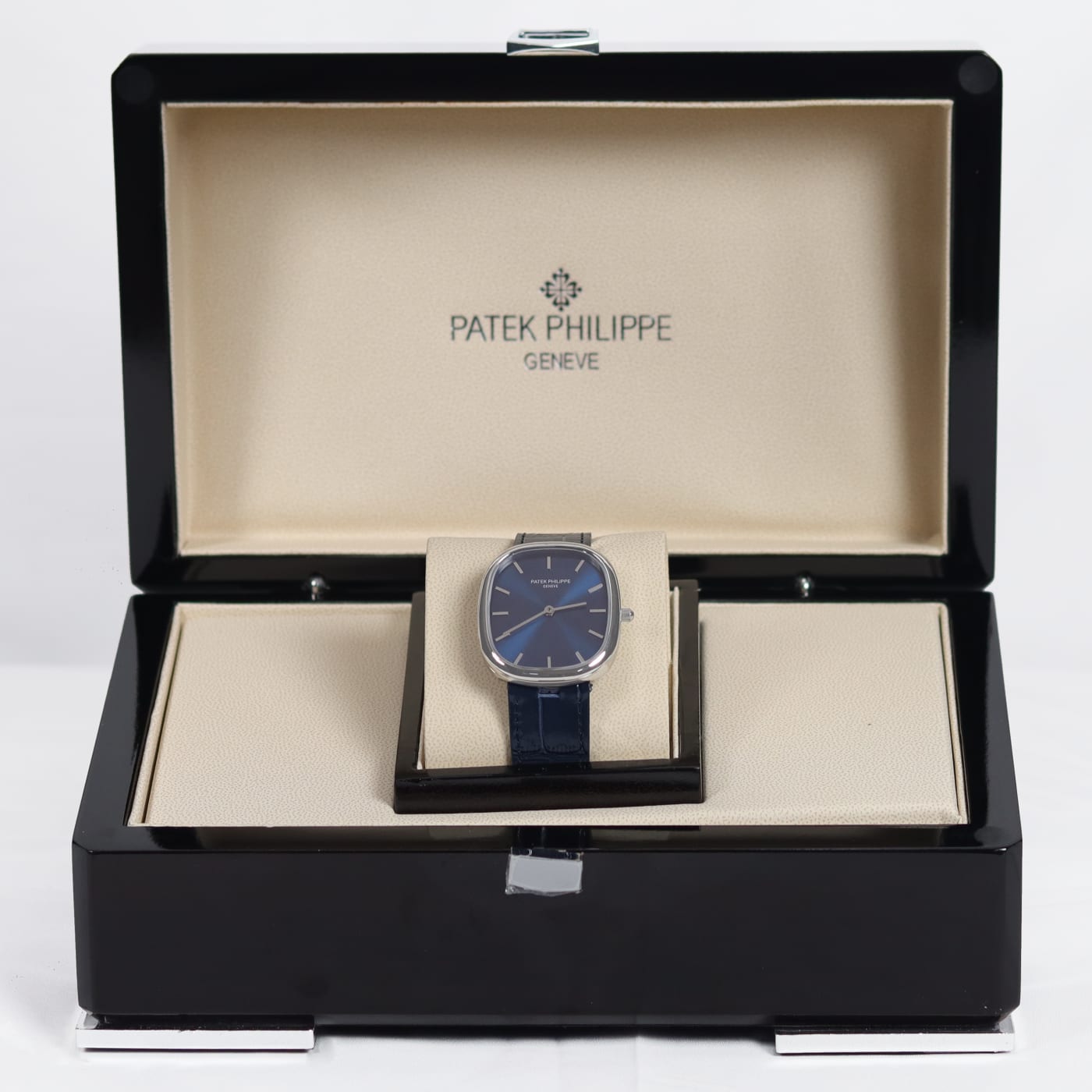 Patek Philippe Golden Ellipse Mens Watch 5738P-001 thumbnail 9