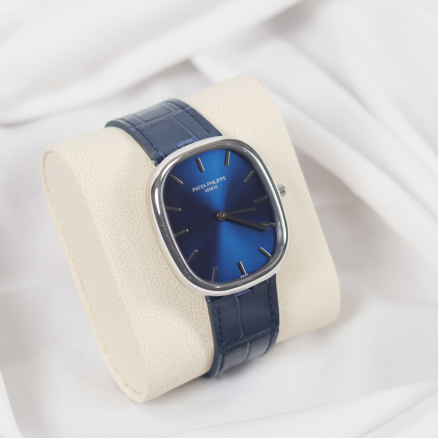 Patek Philippe Golden Ellipse Mens Watch 5738P-001 thumbnail 6