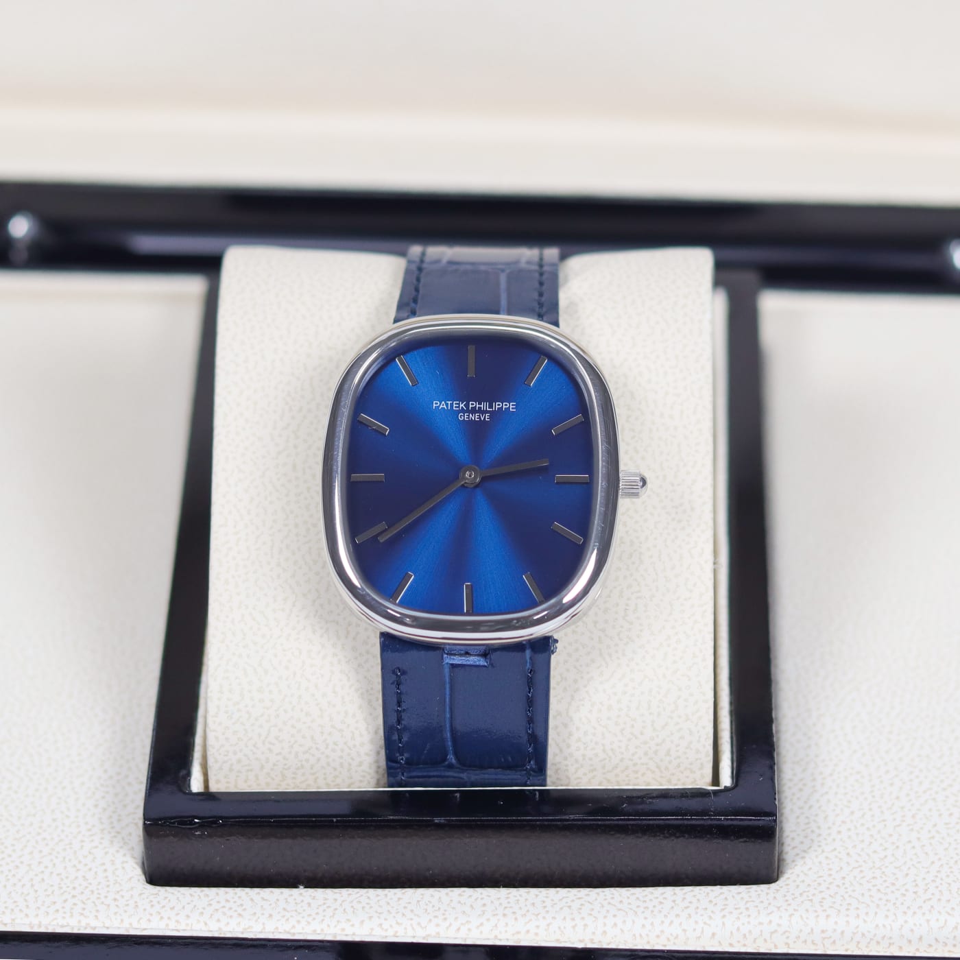Patek Philippe Golden Ellipse Mens Watch 5738P-001 thumbnail 2