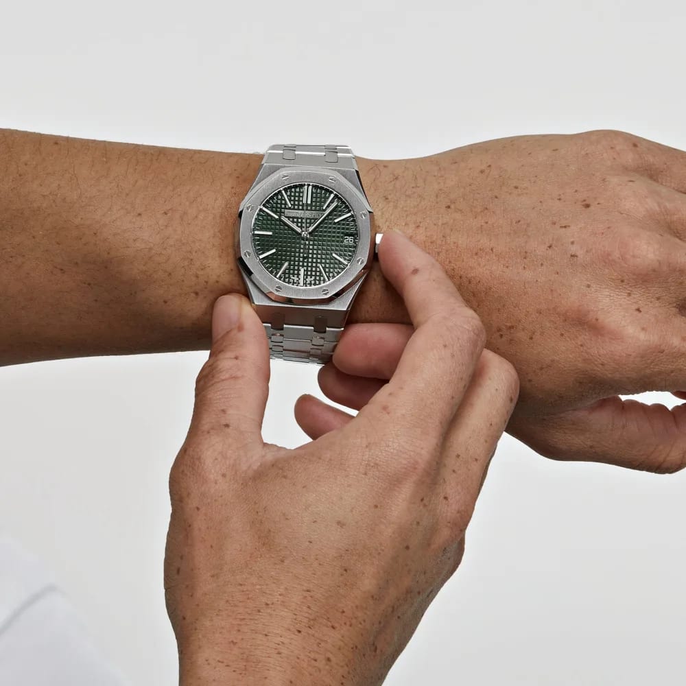 Audemars Piguet Royal Oak Selfwinding 41mm Green Watch 15510ST.OO.1320ST.04 thumbnail 5