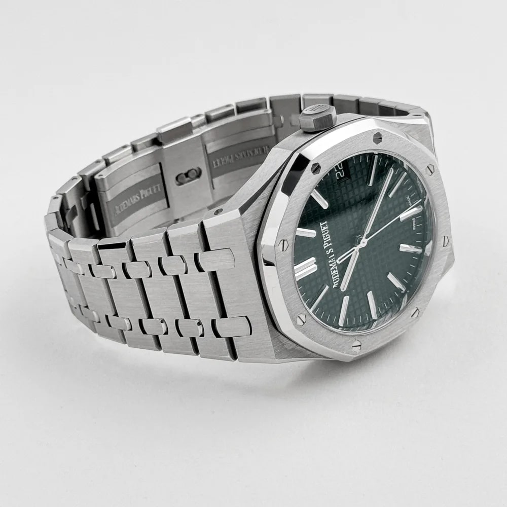 Audemars Piguet Royal Oak Selfwinding 41mm Green Watch 15510ST.OO.1320ST.04 thumbnail 3