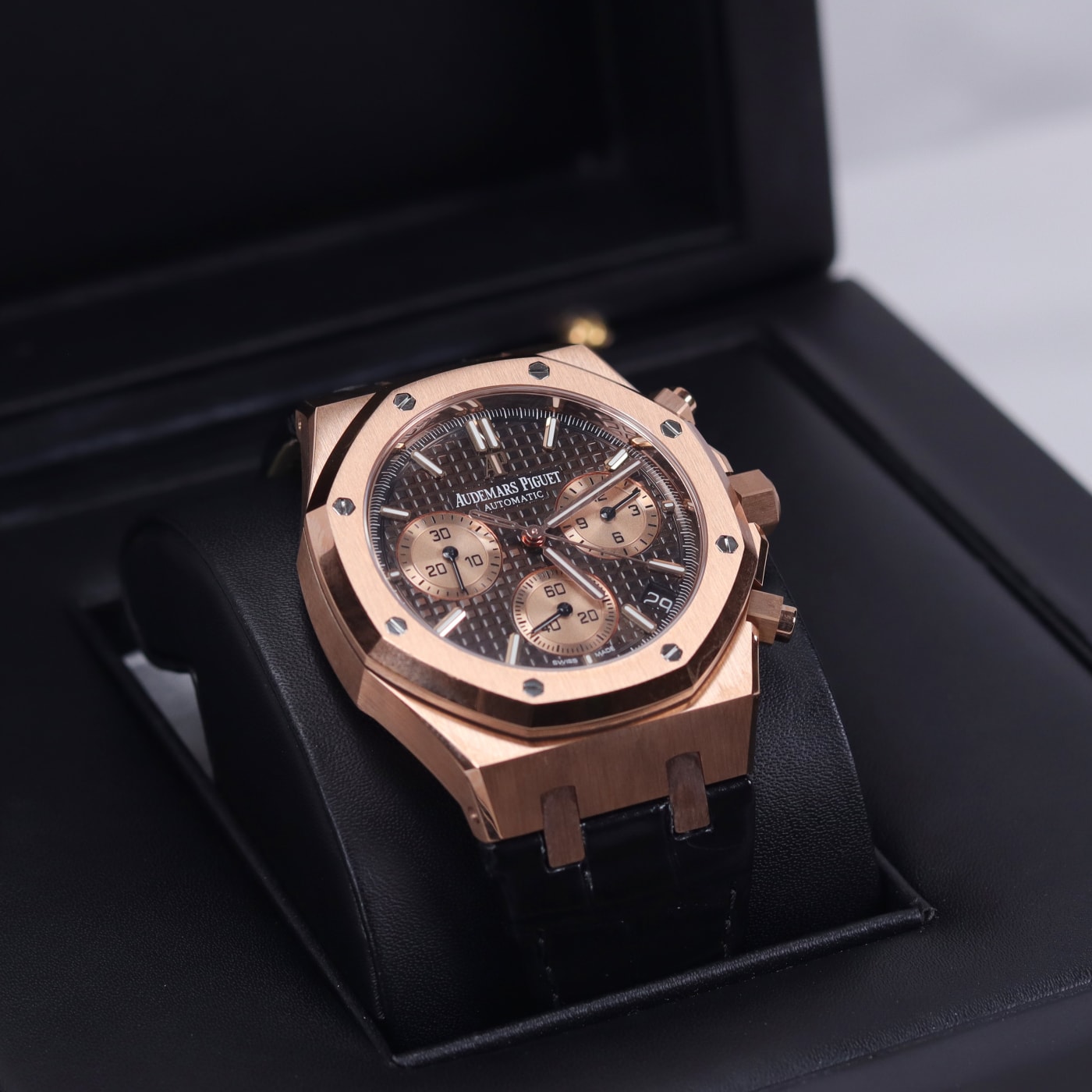 Audemars Piguet Royal Oak Selfwinding Chronograph 41MM Brown 18K Rose Gold Men's Watch 26331OR.OO.D821CR.01 thumbnail 4
