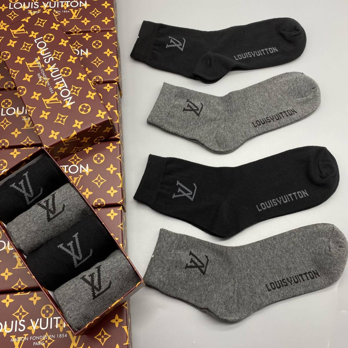 Louis Vuitton Premium Quality Low Ankle Socks - Pack of 5-0