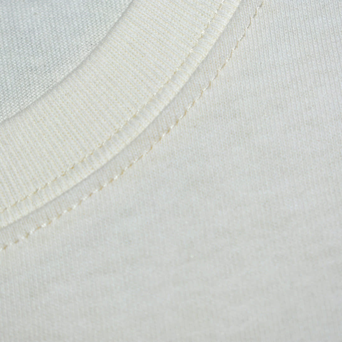 Gucci logo Print Cream Premium Quality T-shirt-4