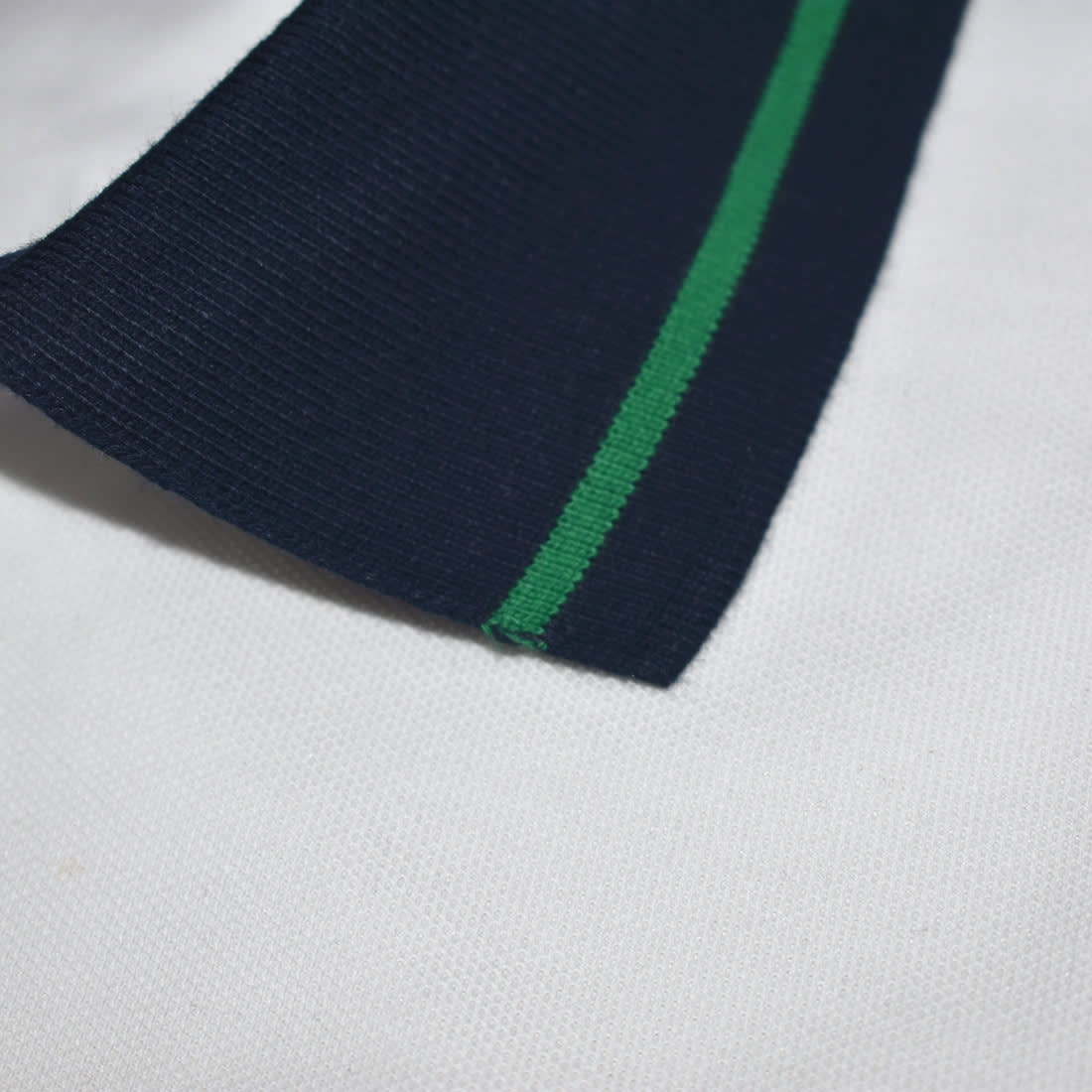 Gucci Pineapple Print White Premium T-shirt-3