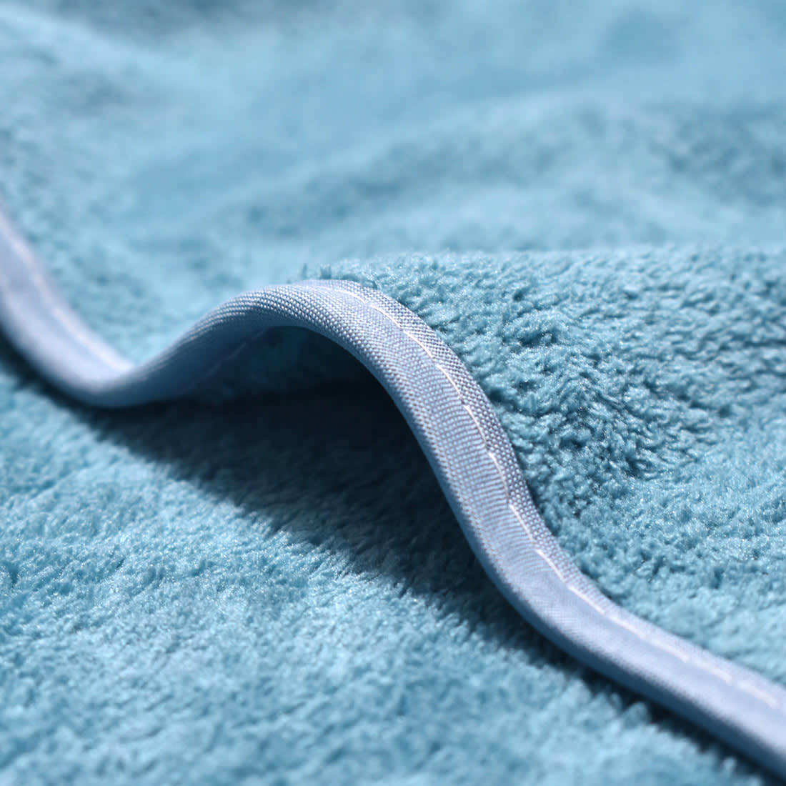 Louis Vuitton Embroidered logo Sky Blue Towels - Set of 2-2