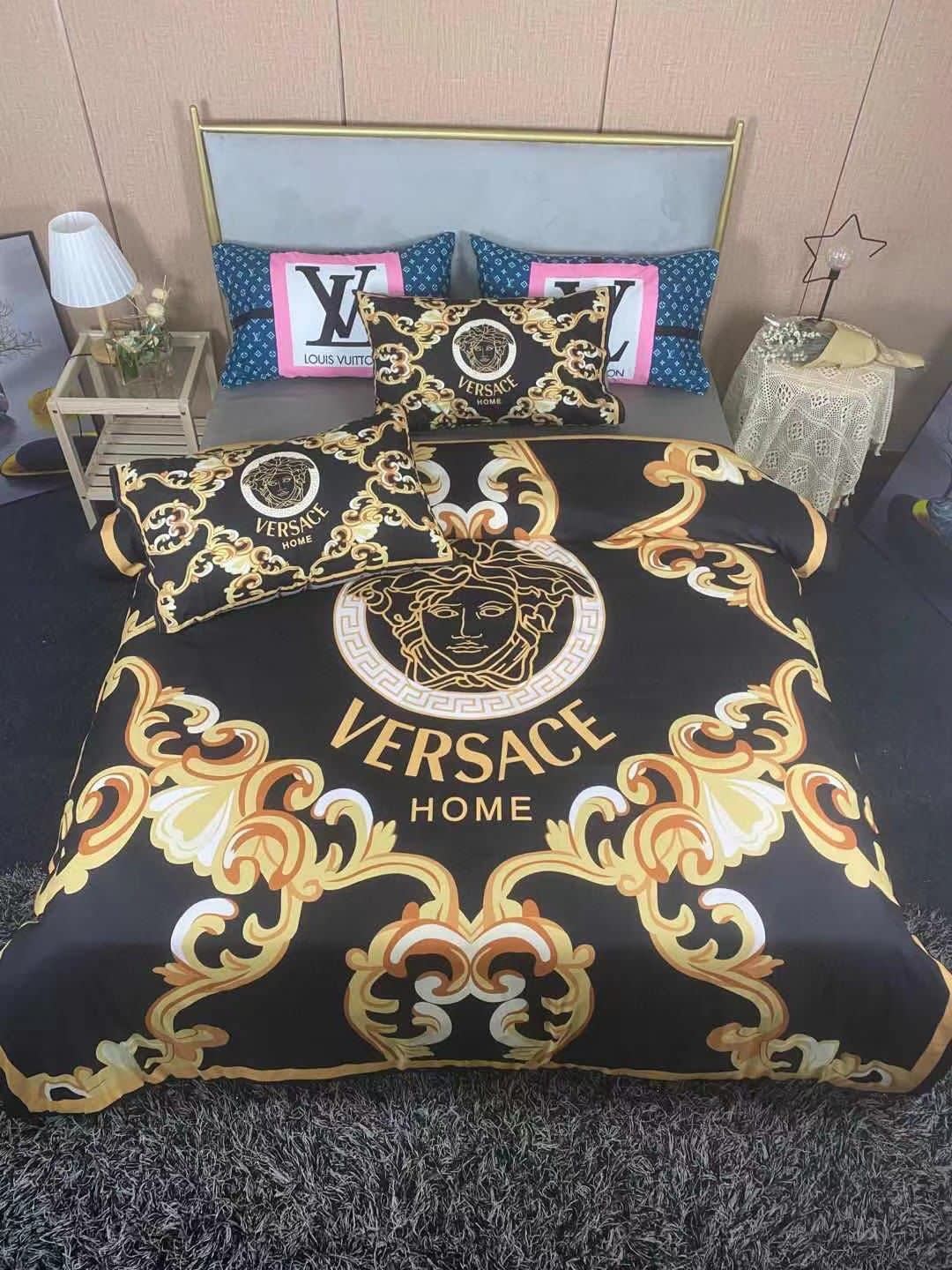Versace Black & Golden Premium Quality Bedsheet-0