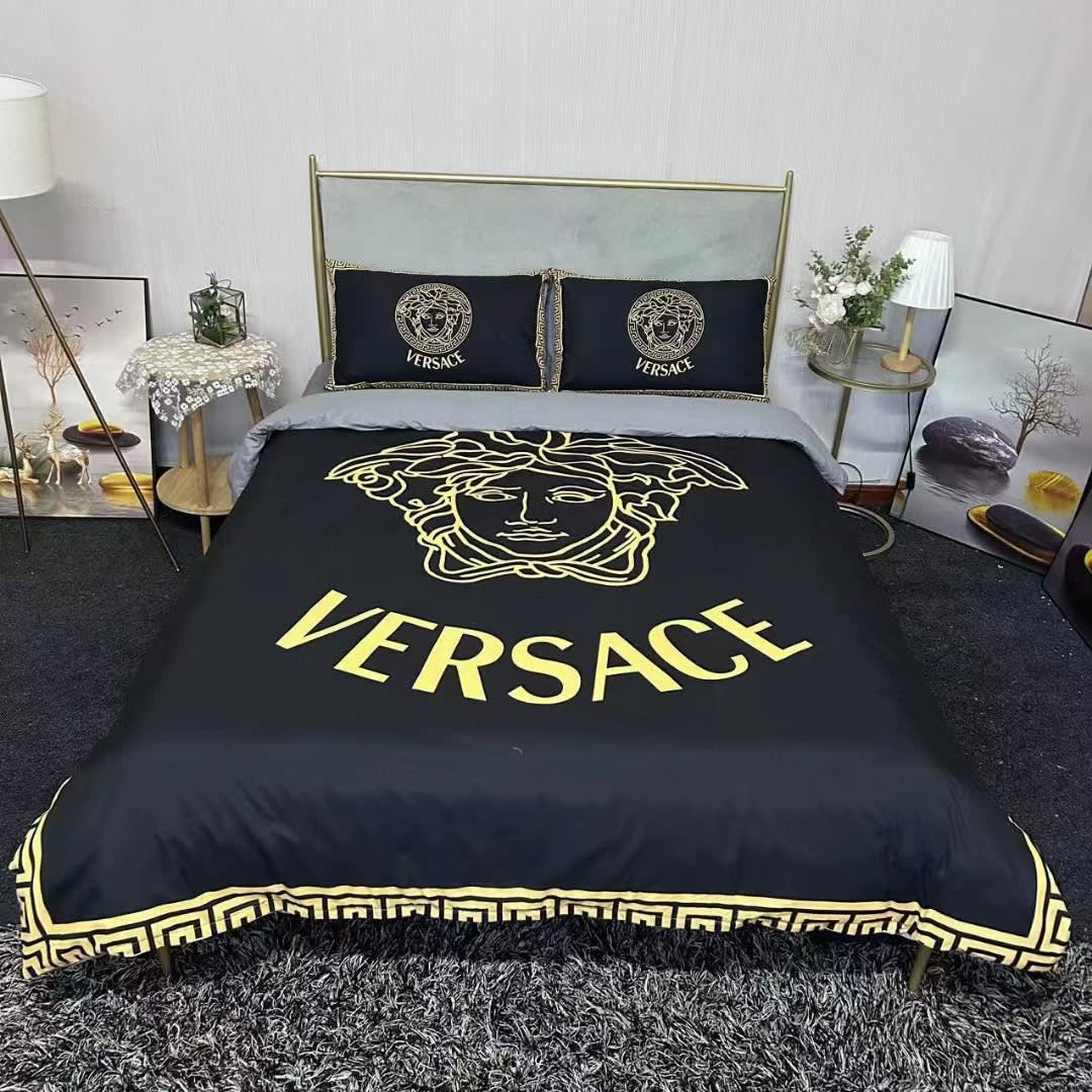 Versace Black Premium Quality Bedsheet-0