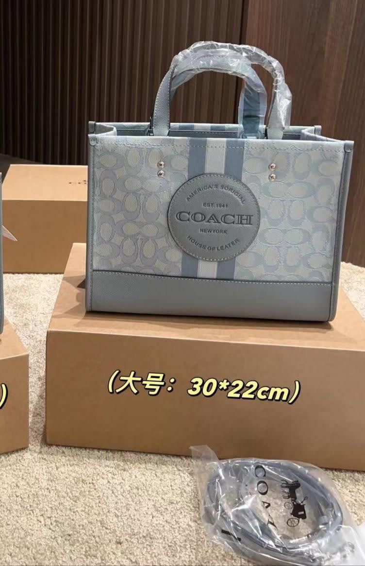 Coach Dempsey Tote Bag 40 In Signature Jacquard With Stripe And Coach Patch- Grey-0