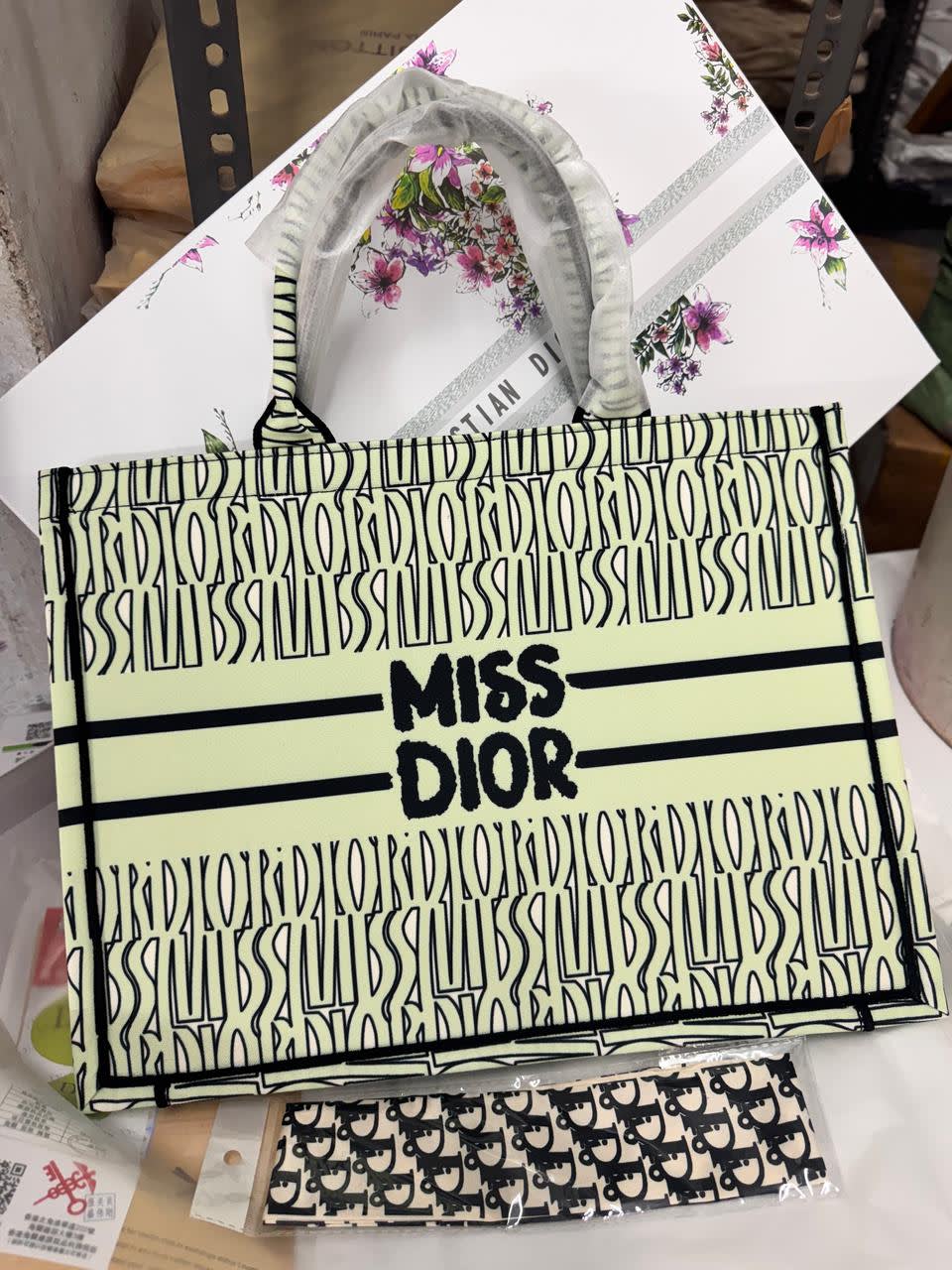 Dior Large Book White Tote Bag-0