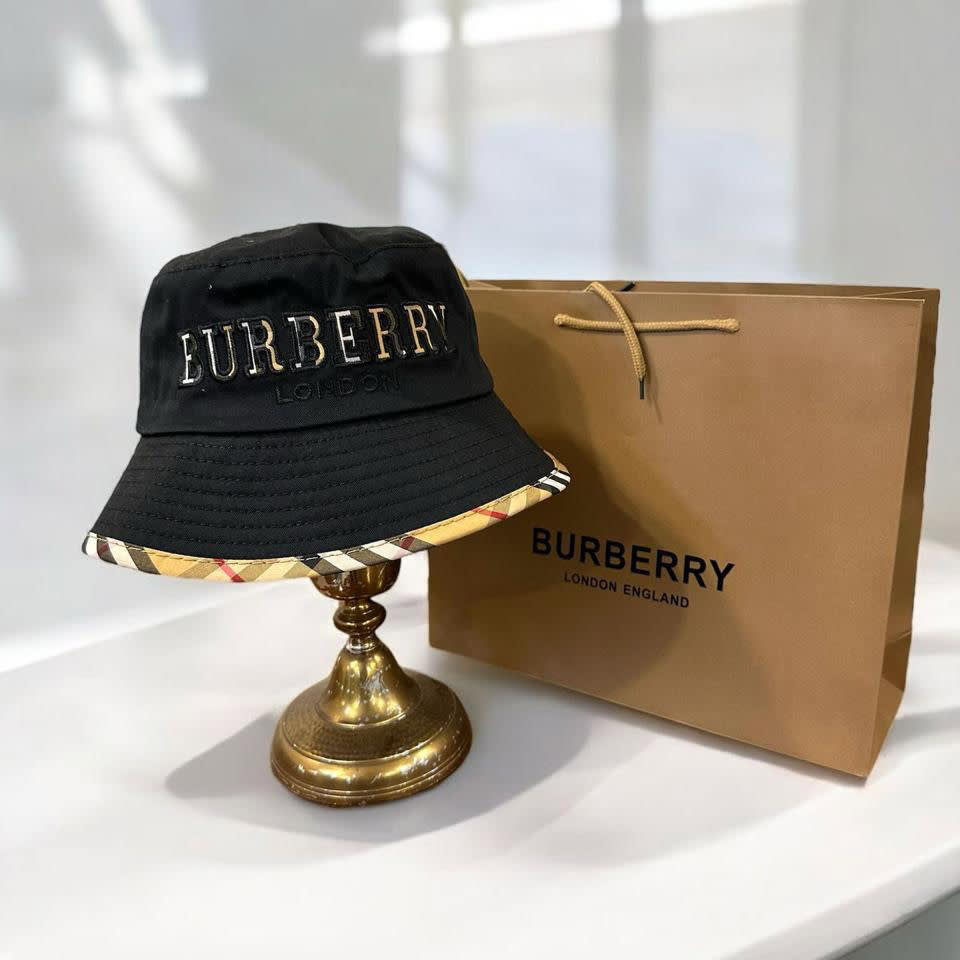 Burberry Black Premium Cap-0