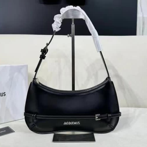 Jacquemus Le Chiquito Moyen Black Tote Bag-0
