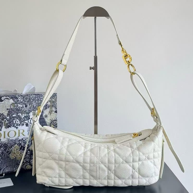 Christian Dior White Shoulder Bag-0