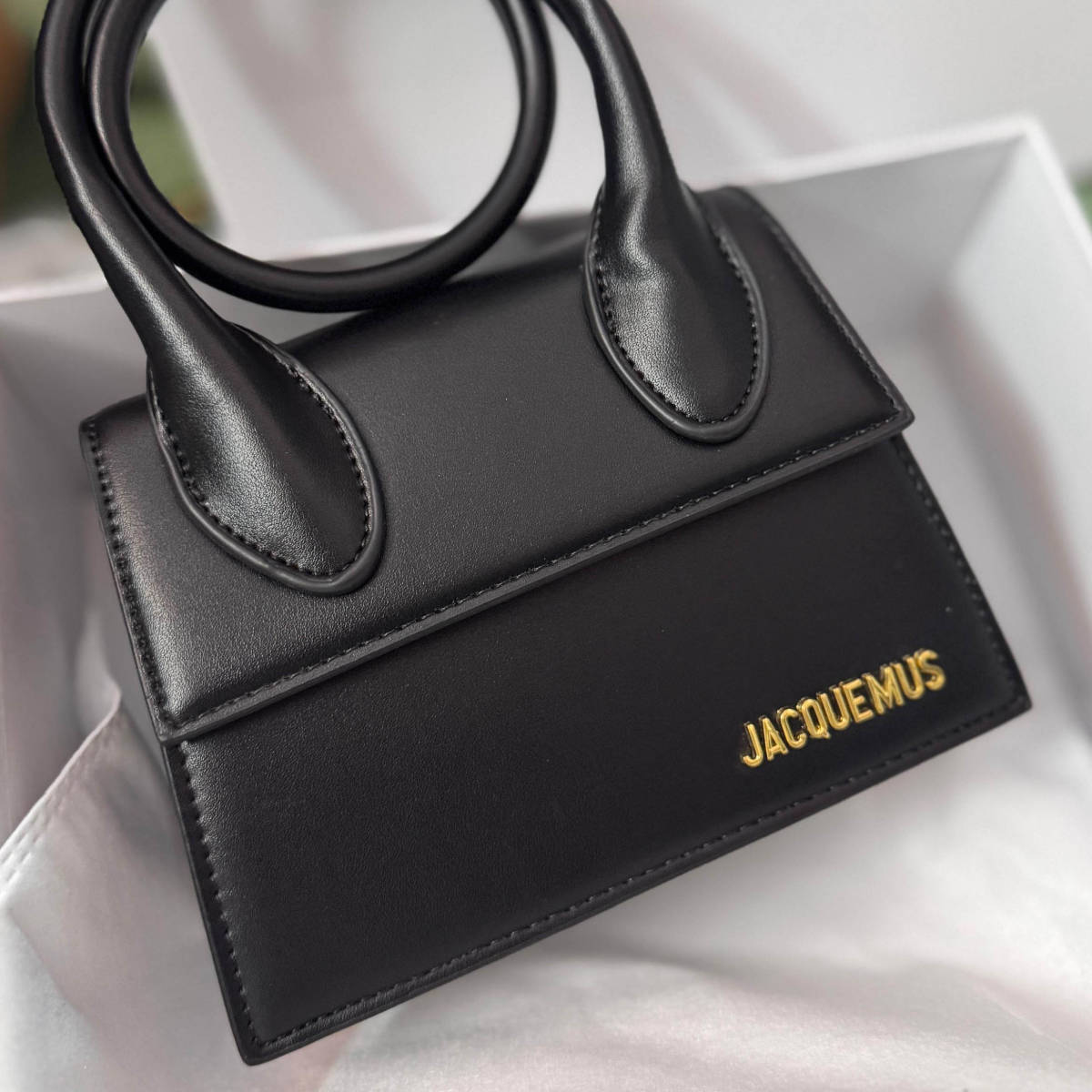 Jacquemus Chiquito Moyen Black Handbag-0