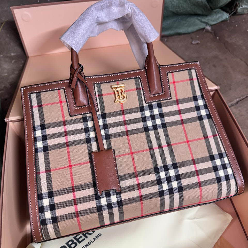 Burberry TB signature Canvas handbag-0