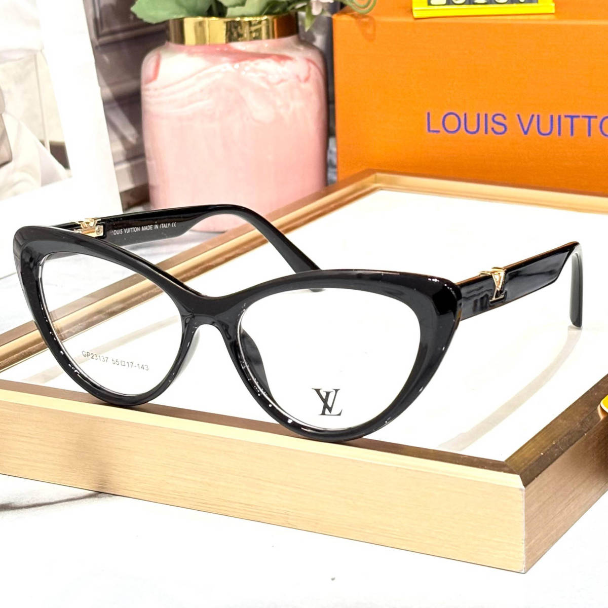 Louis Vuitton Black Premium Women's Sunglasses-0