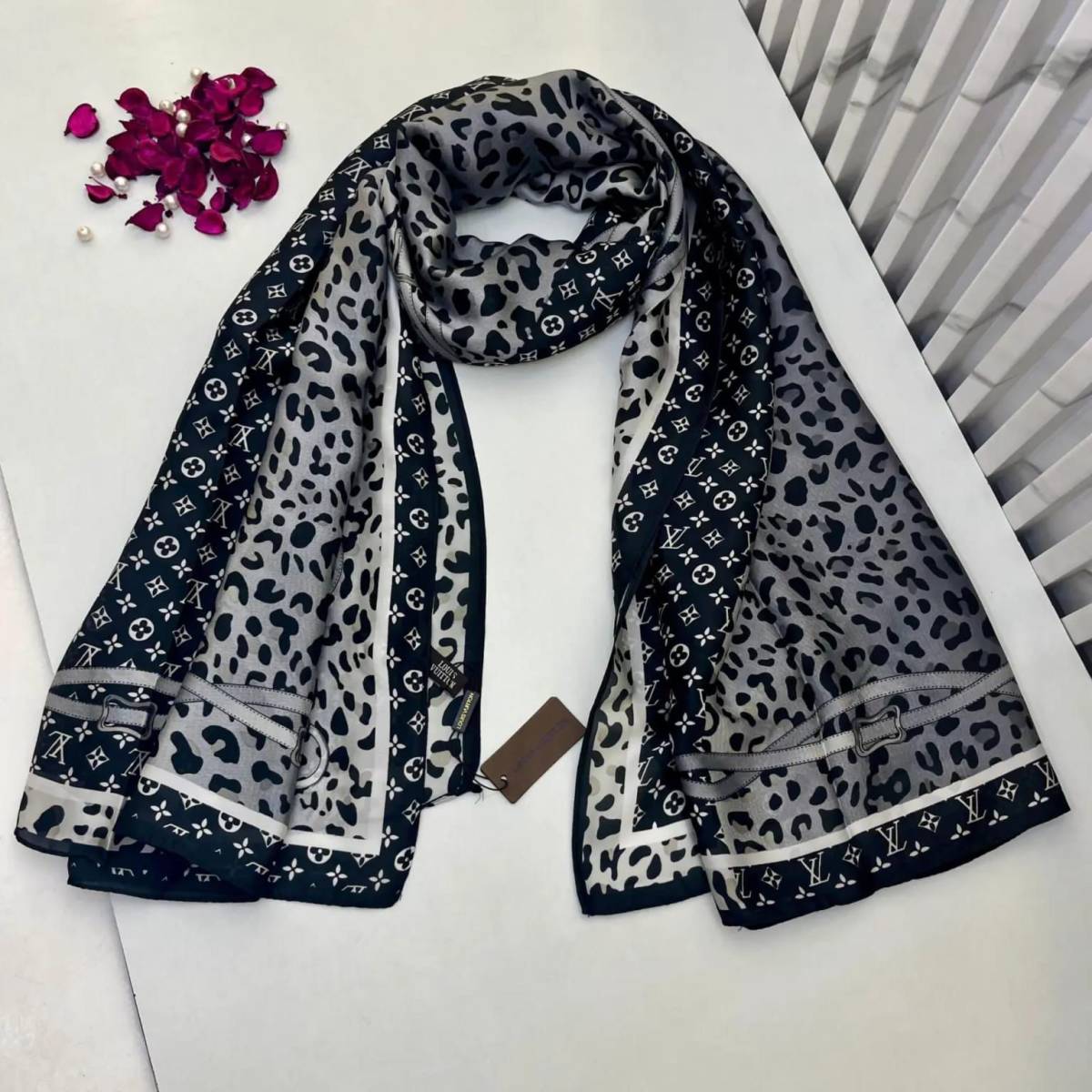 Louis Vuitton Premium Quality Black Silk Stole-0