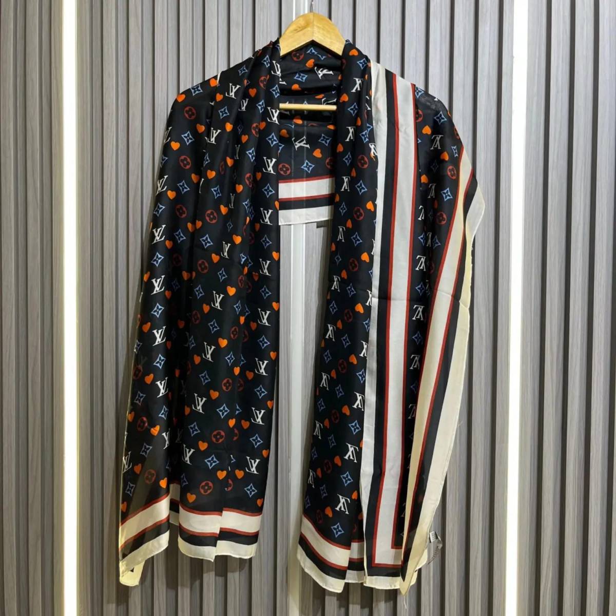 Louis Vuitton Premium Quality Black Silk Stole-1