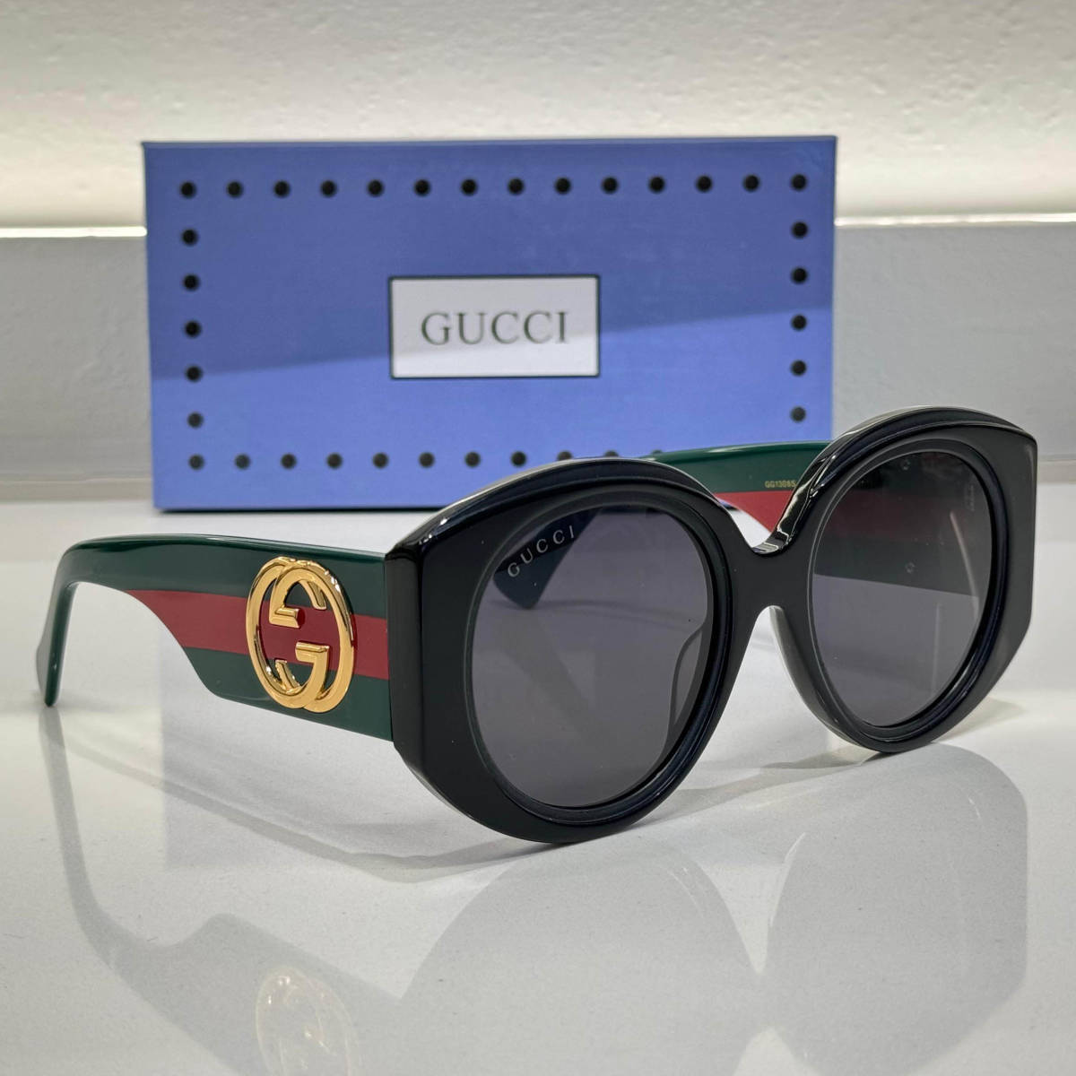 Gucci Black Premium Women's Sunglasses-1