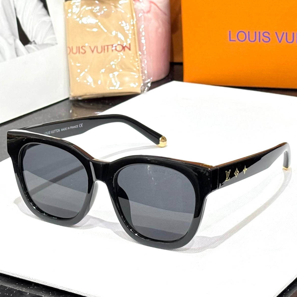 Louis Vuitton Black Premium Women's Sunglasses-0