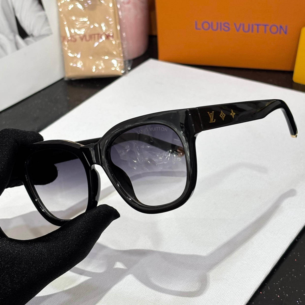 Louis Vuitton Blue Premium Women's Sunglasses-1