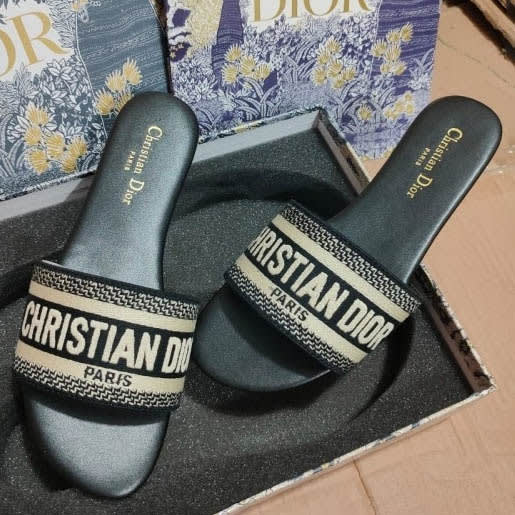 Christian Dior Black Premium Quality Women's Flat Sandals-0