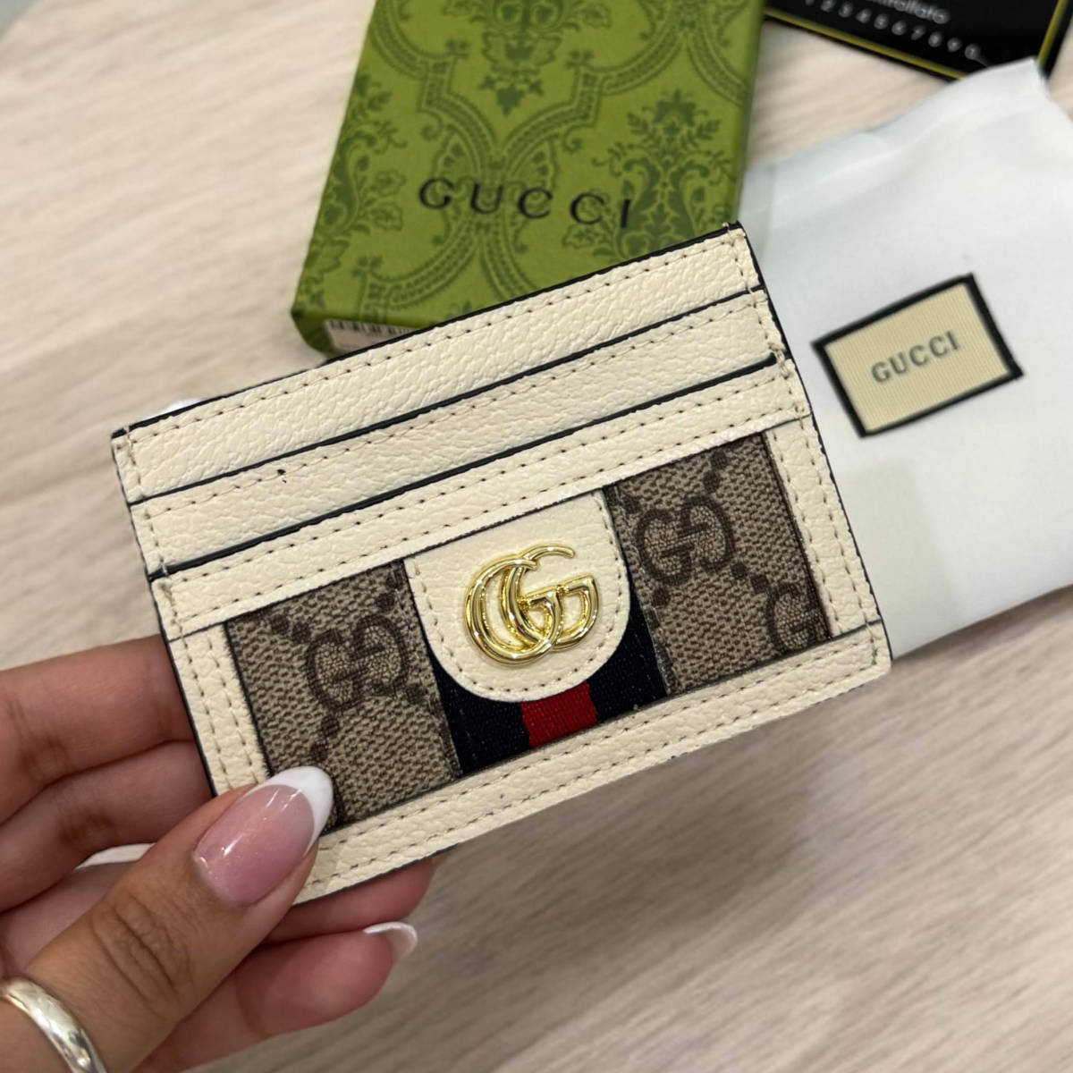 Gucci White Premium Card Wallet-1