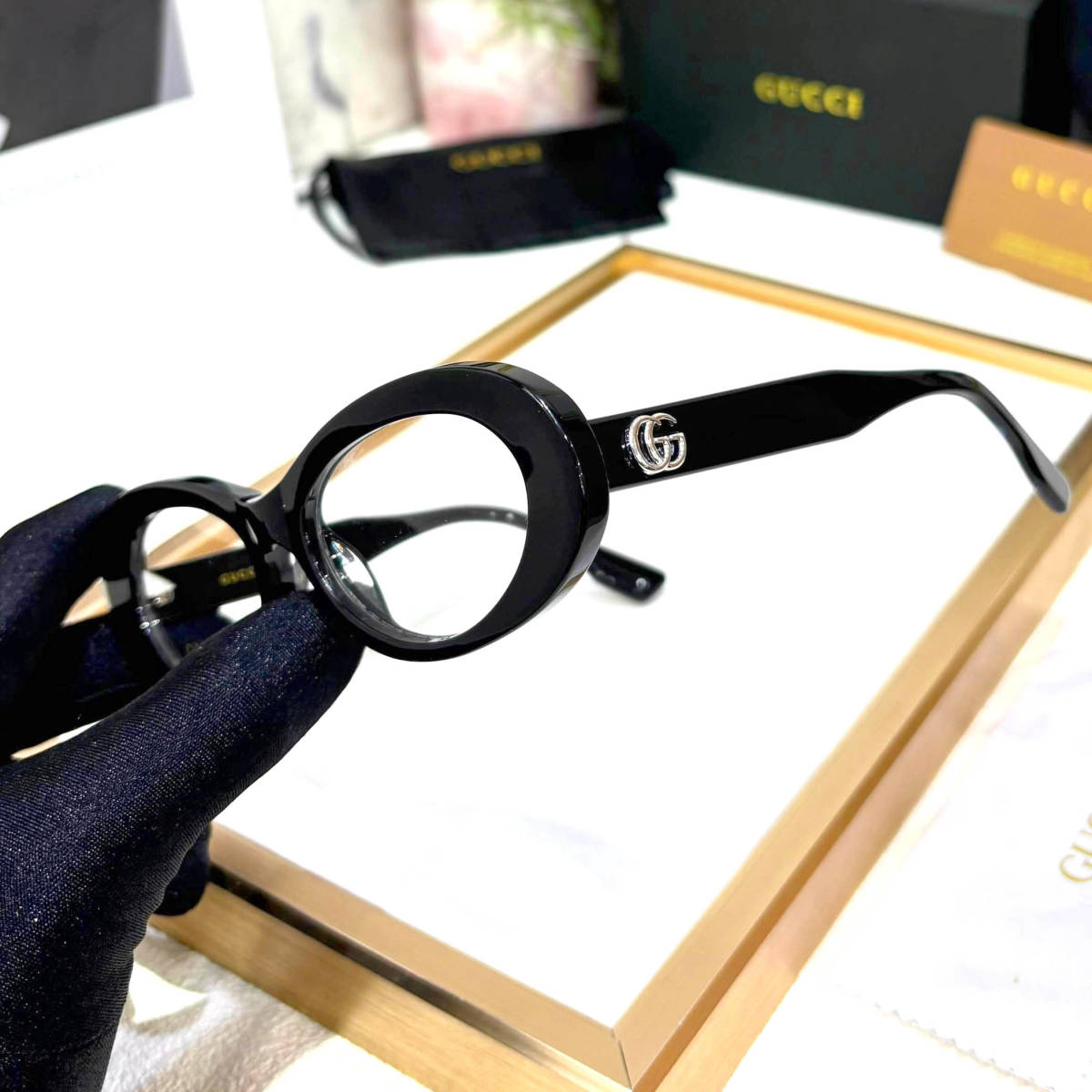 Gucci Black Premium Women's Sunglasses-1