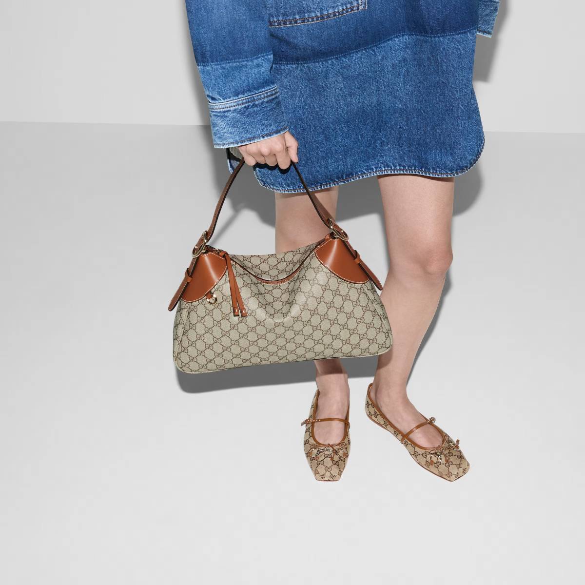 Gucci Emblem Nude Shade With White Contrast Bag-6