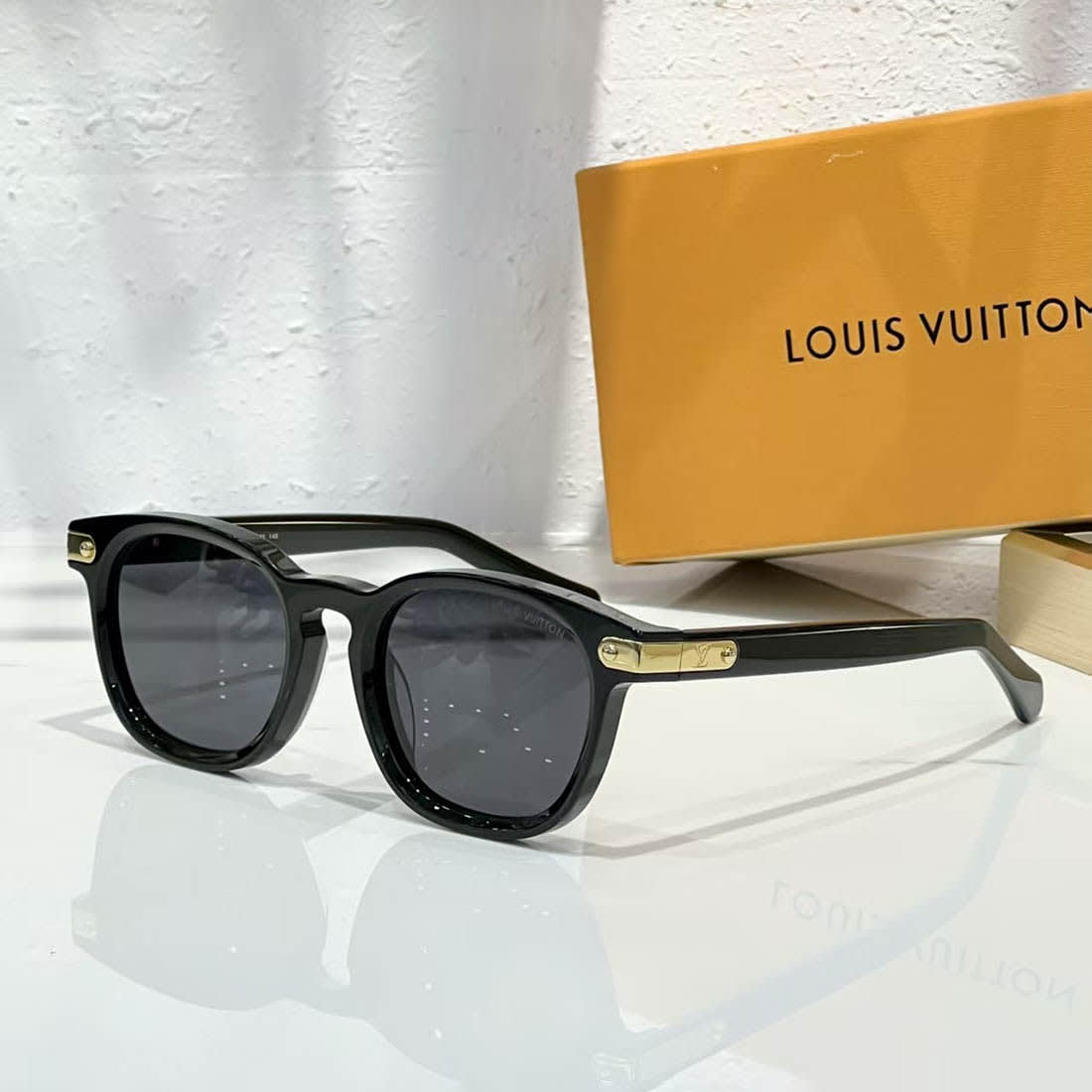 Louis Vuitton Black Premium Sunglasses-0