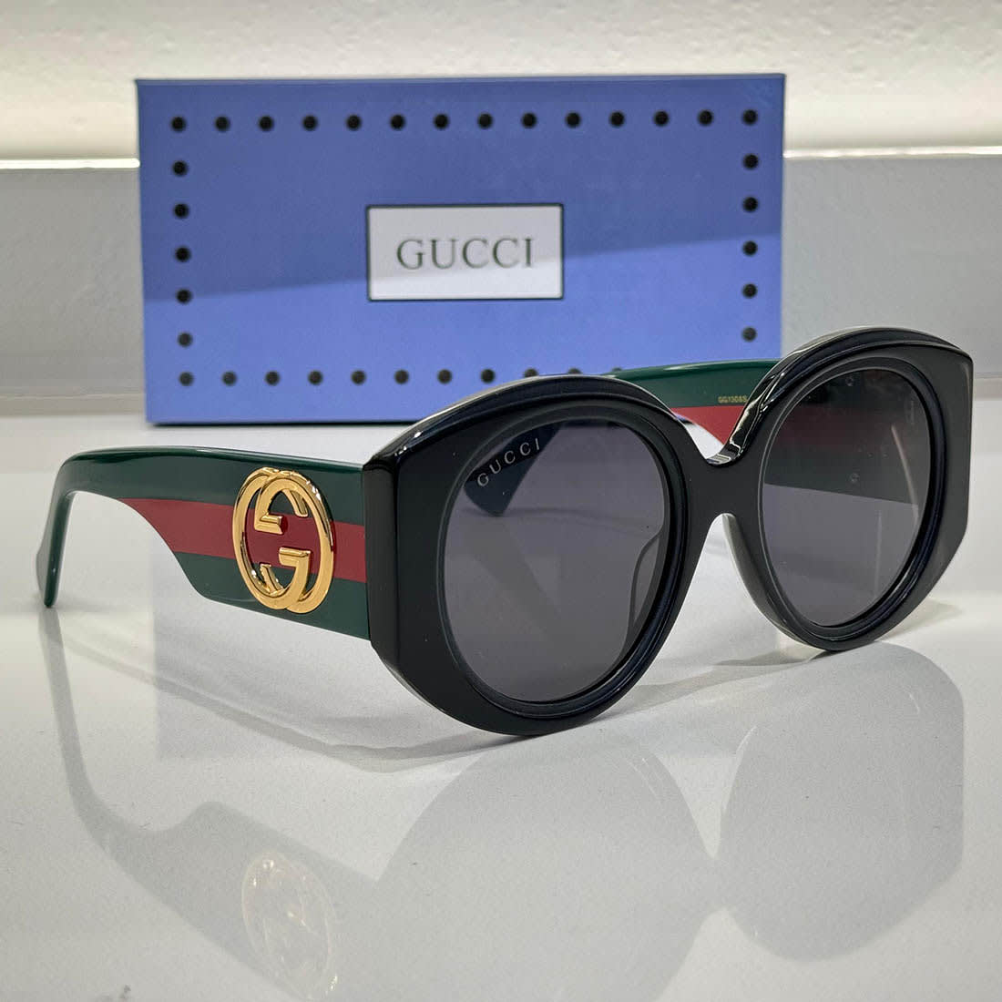Gucci Black Premium Women's Sunglasses-1