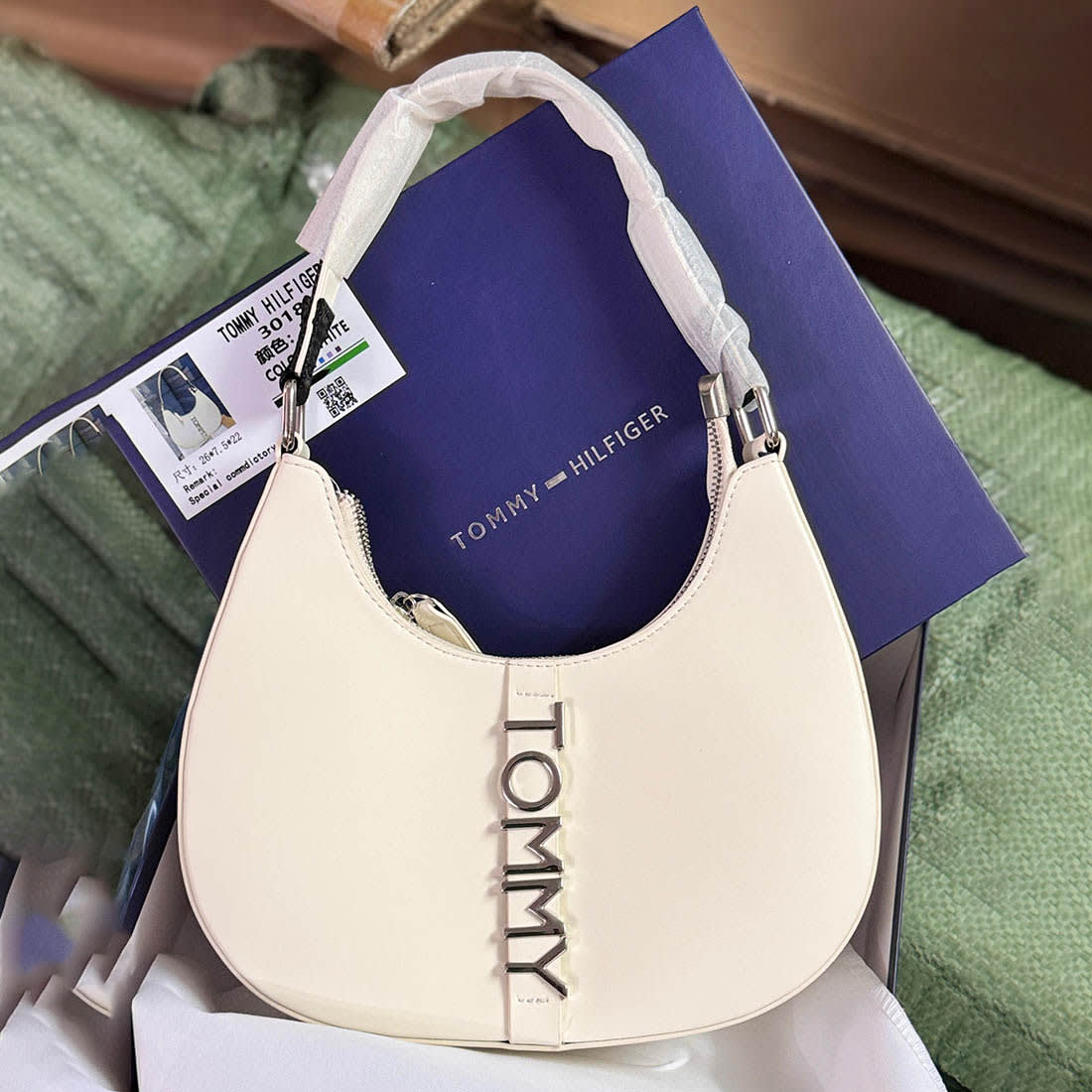 Tommy Jeans City White Shoulder Bag-0