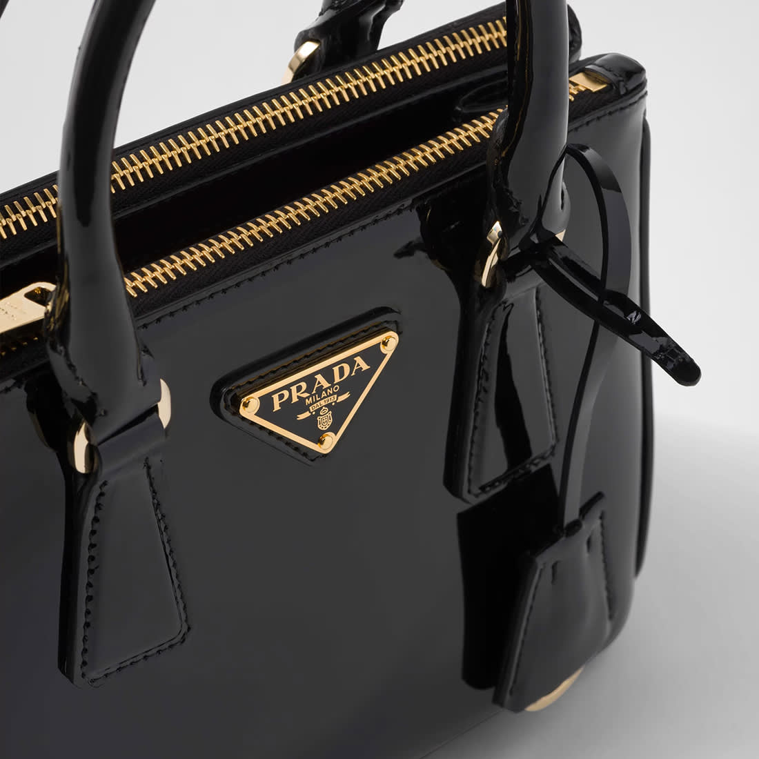 Prada Galleria Saffiano Black Shoulder Bag-3