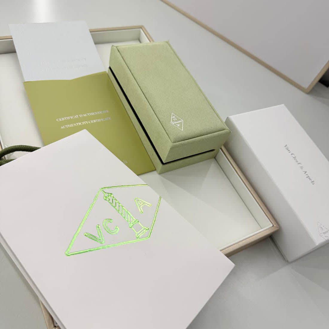 Van Cleef Alhambra Gold Clover Gold Color Bracelet-1