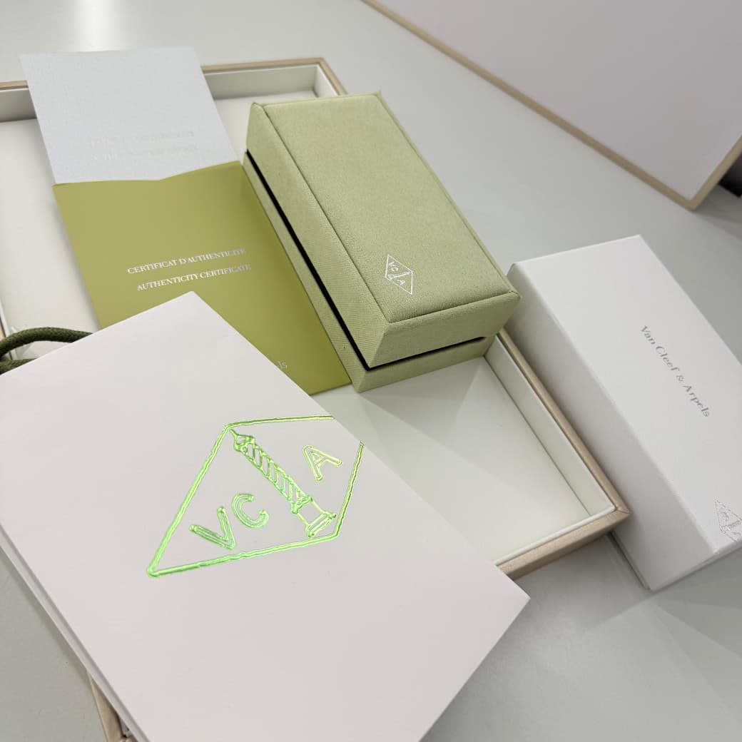 Van Cleef Alhambra Silver Clover Silver Color Bracelet-1