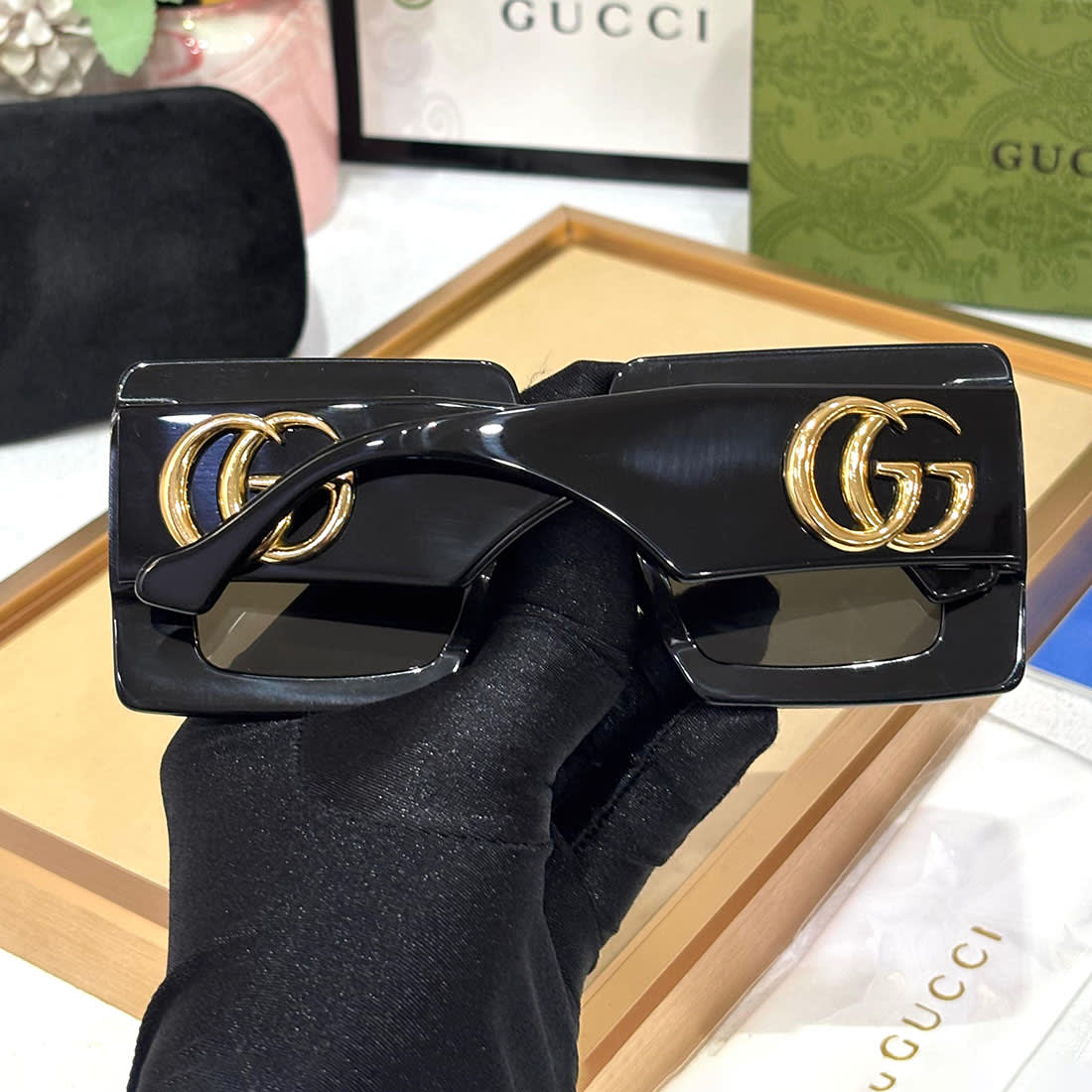 Gucci Oversized Square Black Women's Sunglasses-3