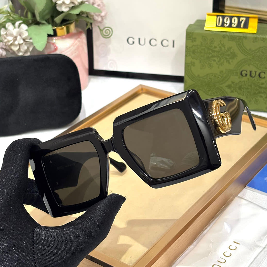 Gucci Oversized Square Black Women's Sunglasses-1