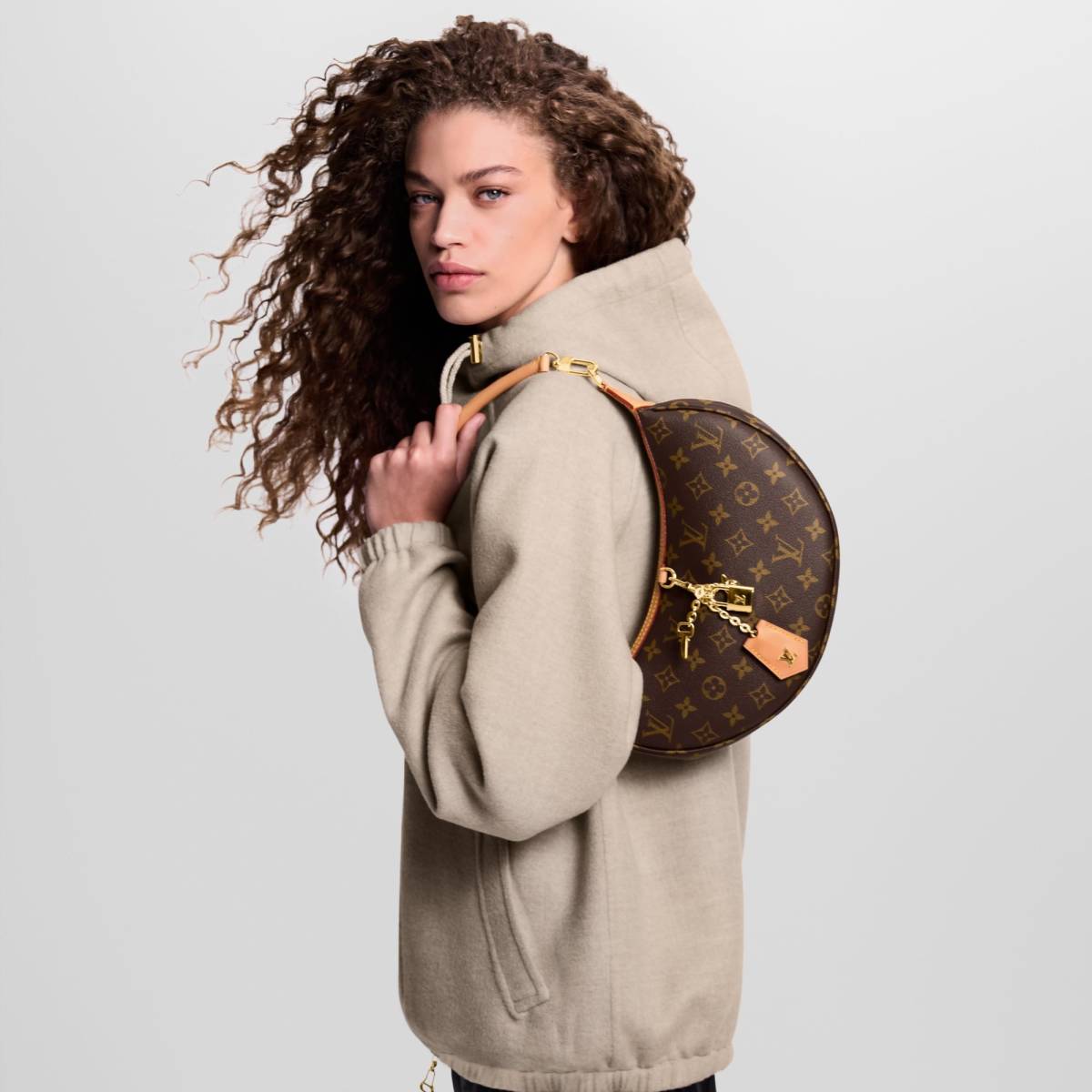 Louis Vuitton Looping Handbag-2