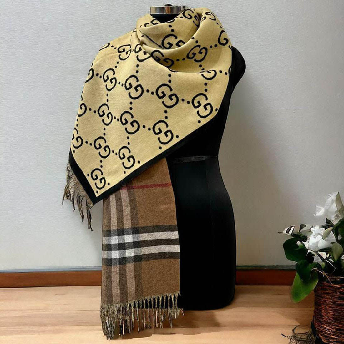 Gucci x Burberry Beige Cashmere Stole-3