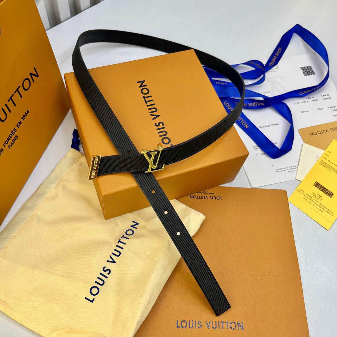 Louis Vuitton Black & Golden Premium Quality Belt-0