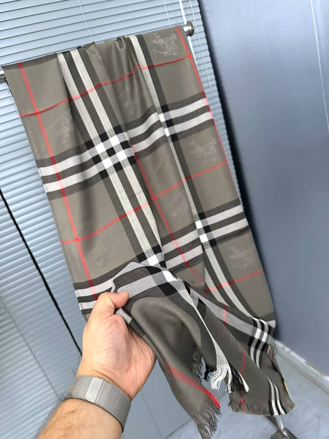 Burberry Check Cashmere Grey Stole-0