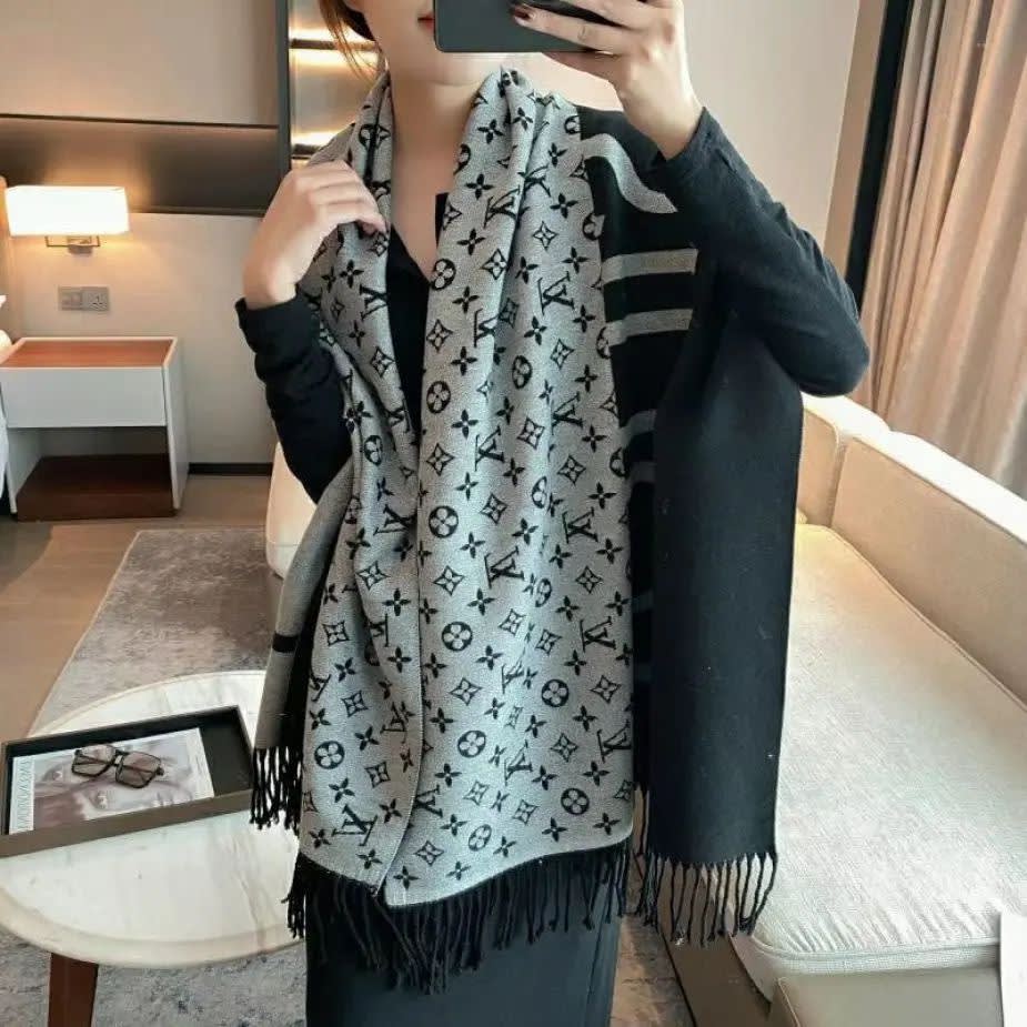 Louis Vuitton Grey Cashmere Wool Blend Scarf-0