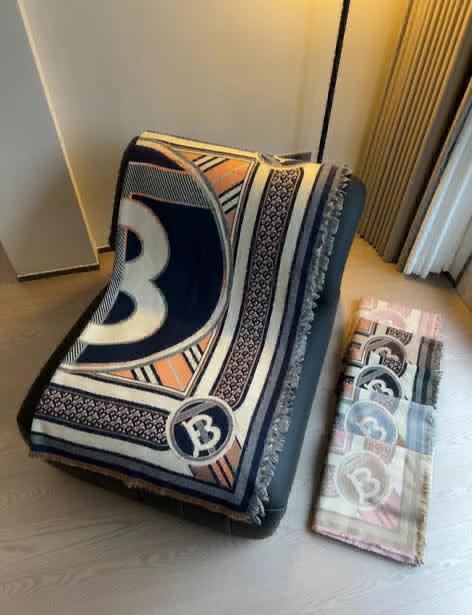 Burberry Cashmere Black Woollen Stole-1