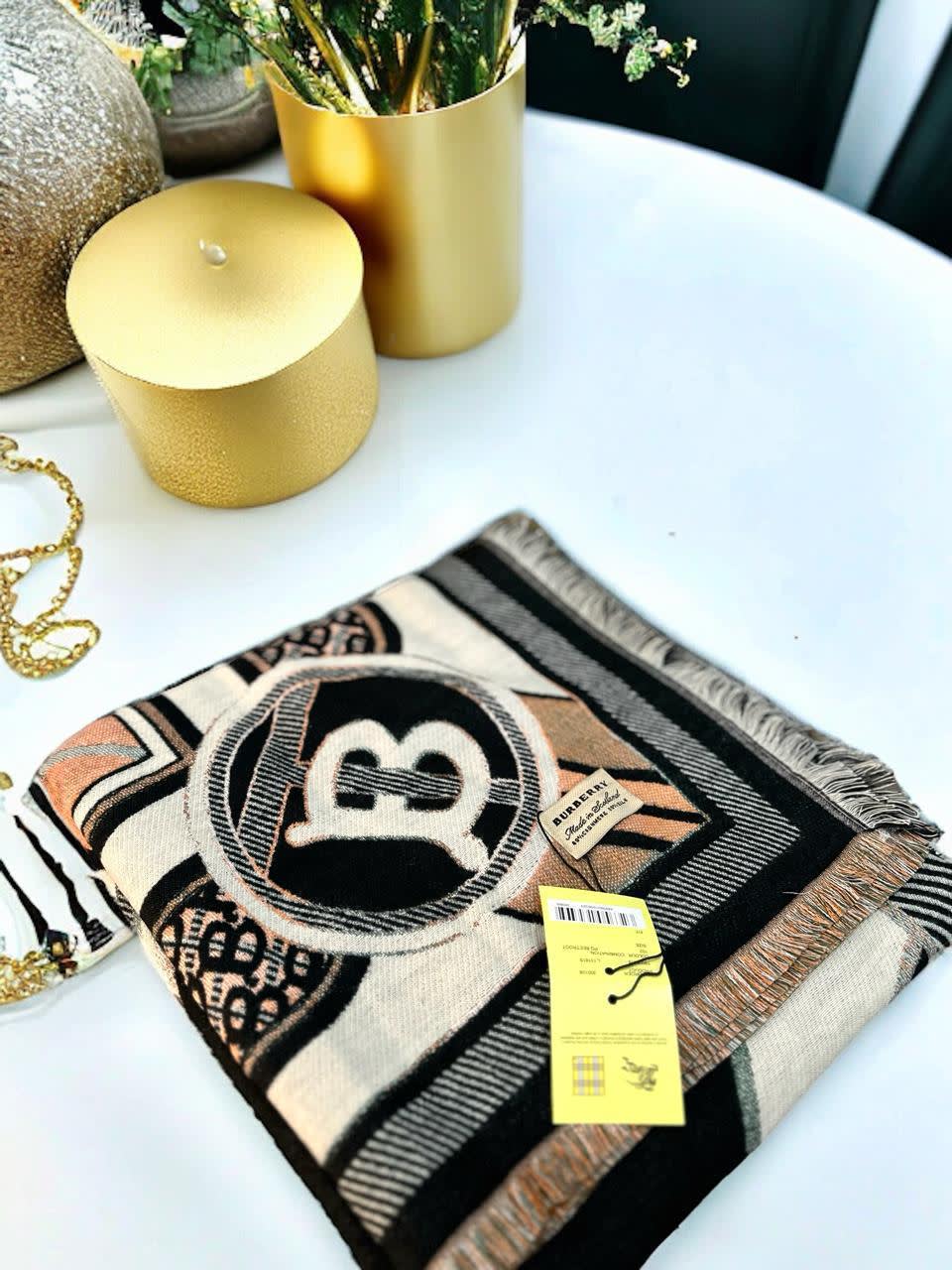 Burberry Cashmere Black Woollen Stole-0