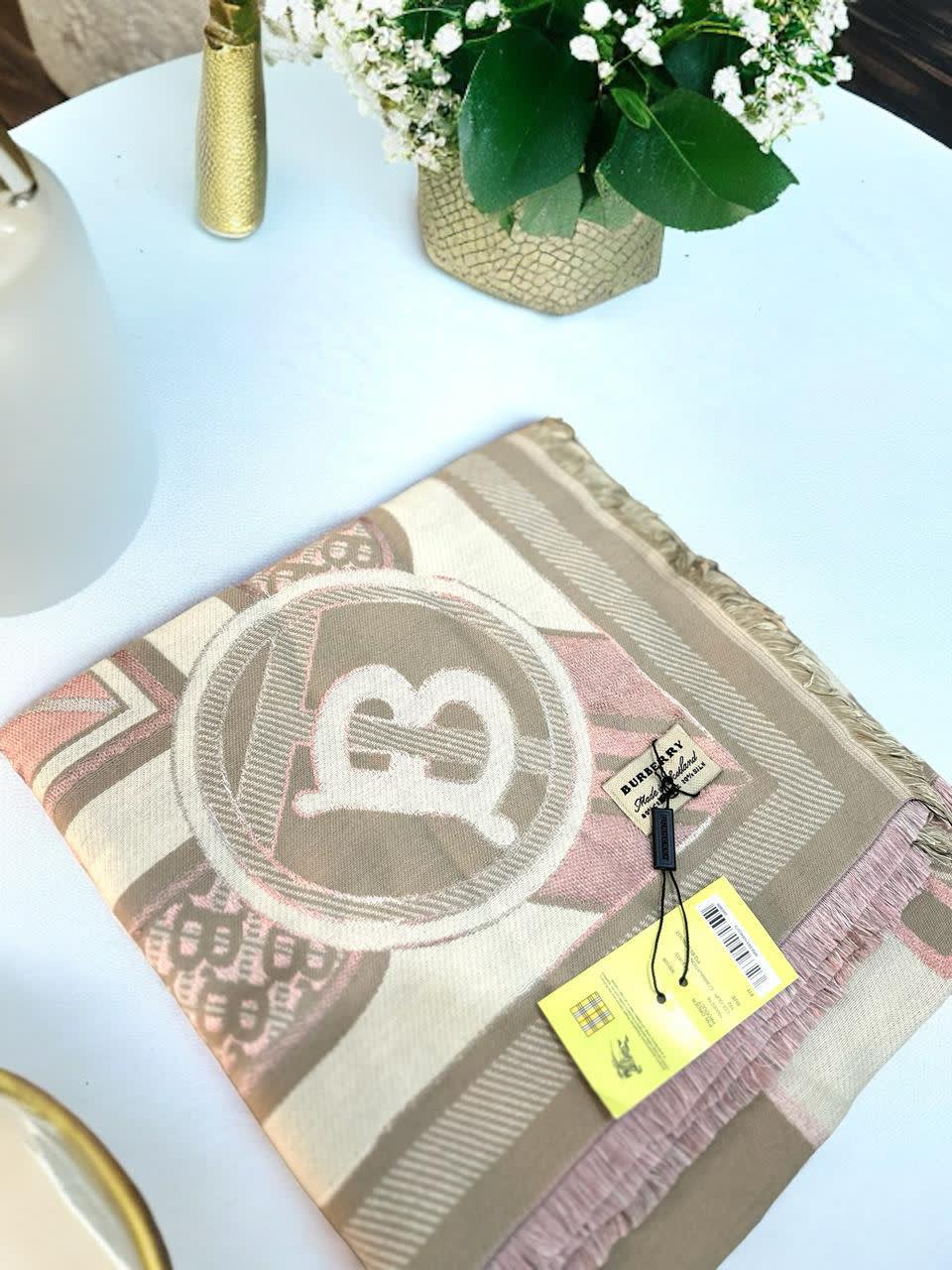 Burberry Cashmere Beige Woollen Stole-0