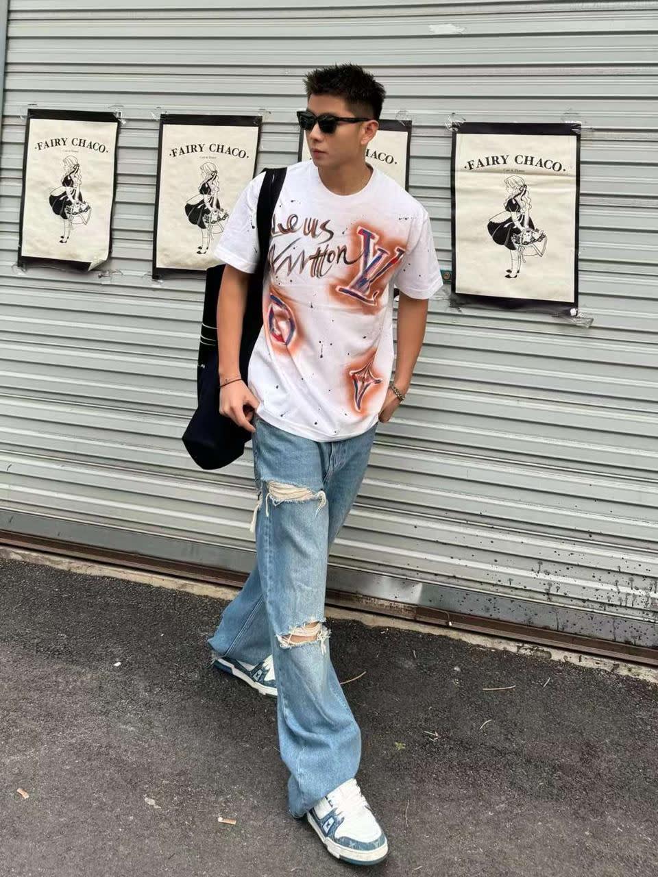 Louis Vuitton White Embroidery Logo Premium Baggy Fit T-shirt-3