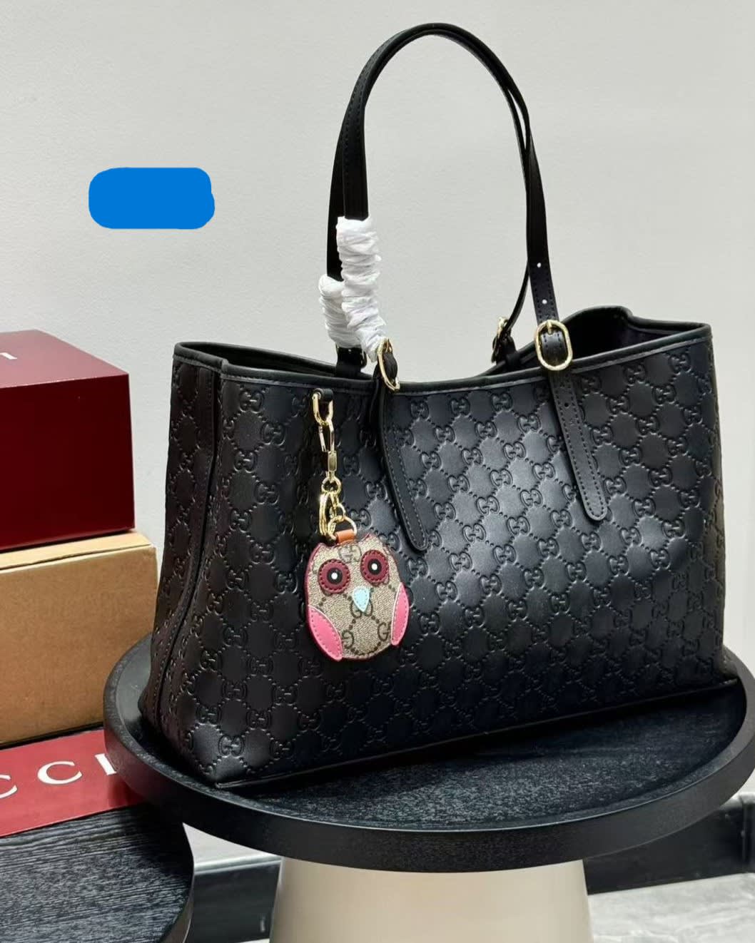Gucci Emblem Black Tote Bag With Charm-0