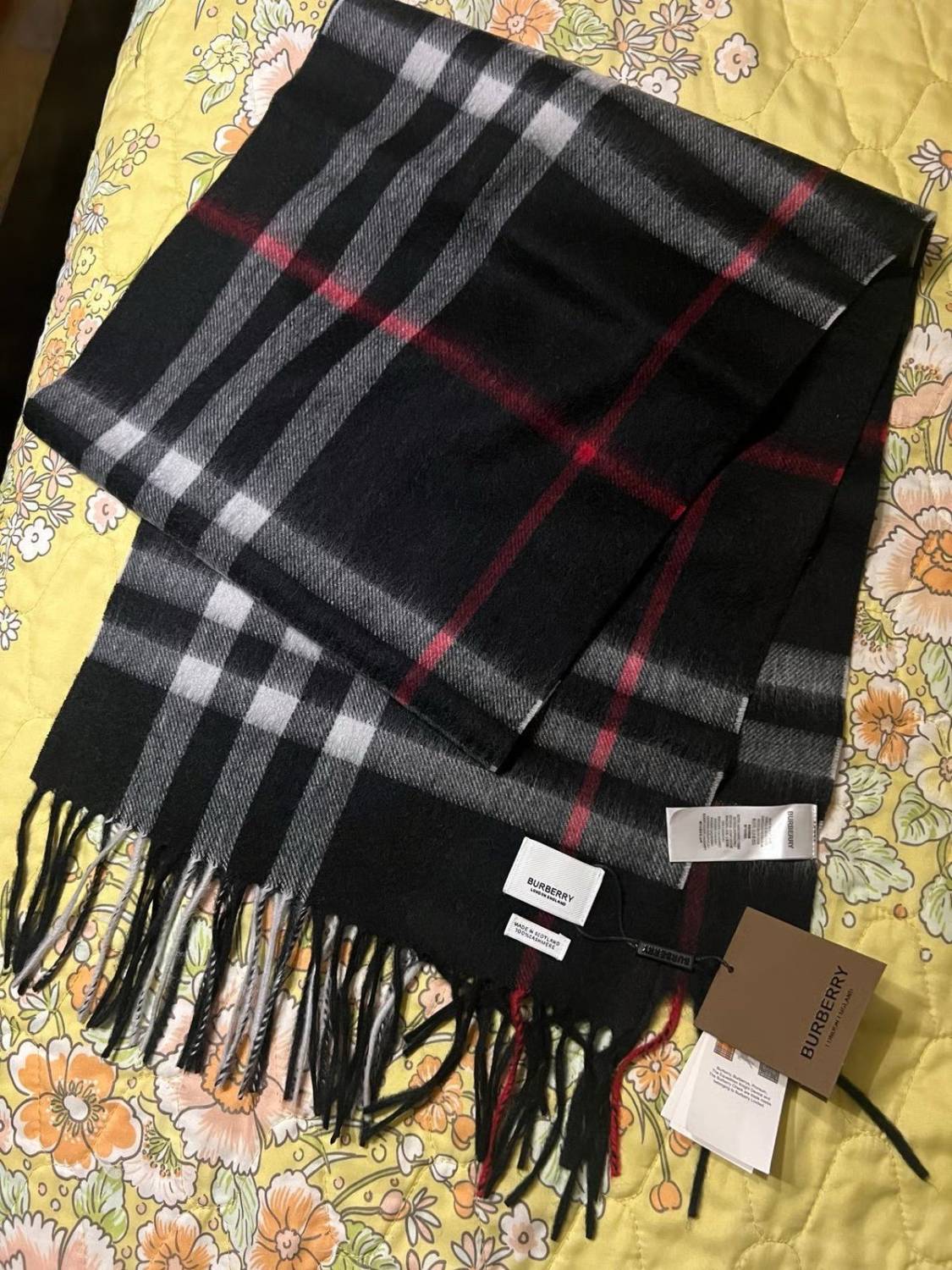 Burberry Check Cashmere Black Stole-0