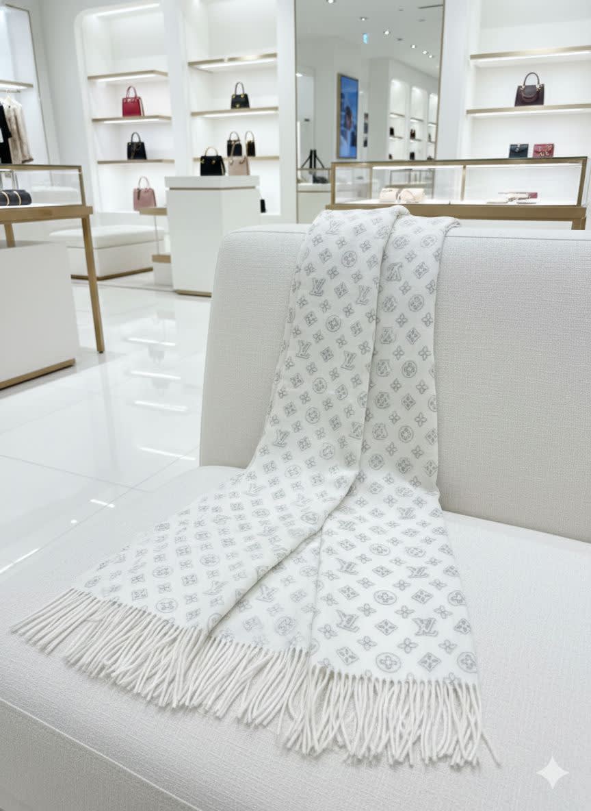 Louis Vuitton White Cashmere Reversible Muffler-2