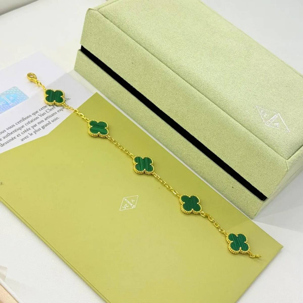 Van Cleef Alhambra Green Stone Clover Gold Color Bracelet-0